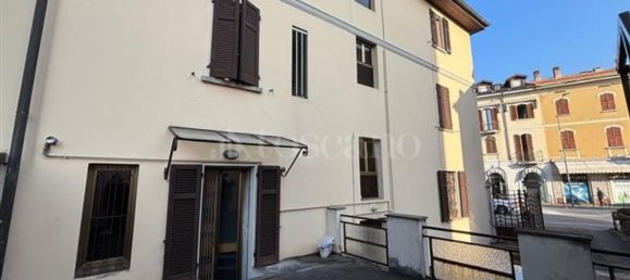 Здание 600м² в Эрба, Италия № 84620 18