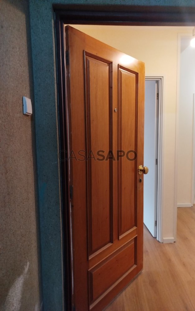 3 bedrooms Apartment in Porto, Portugal No. 324062