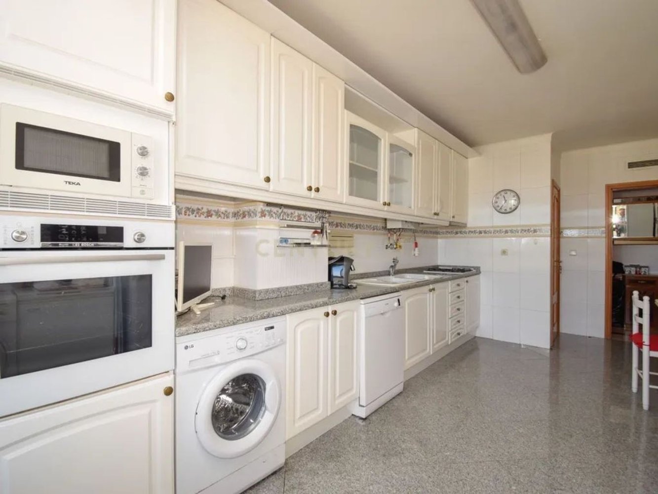 3 bedrooms Apartment in Amadora, Portugal No. 279006