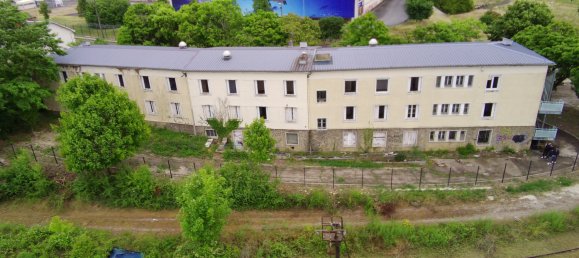 Bâtiment à Saint-Doulchard, France 1134m² No. 57003 18