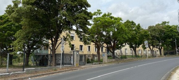 Bâtiment à Saint-Doulchard, France 1134m² No. 57003 20