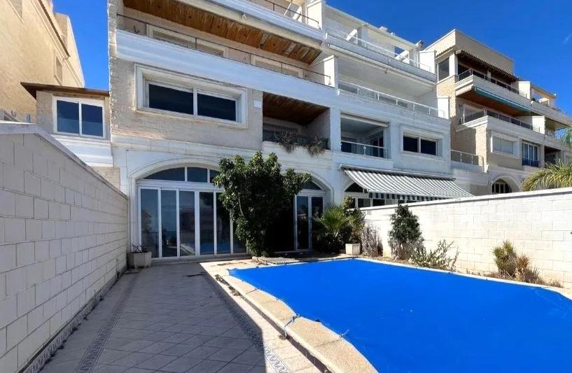 4 bedrooms Townhouse in Torrevieja, Spain No. 80511