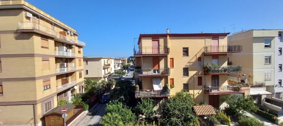 3 rooms Apartment in Rome, Italy No. 205457 9
