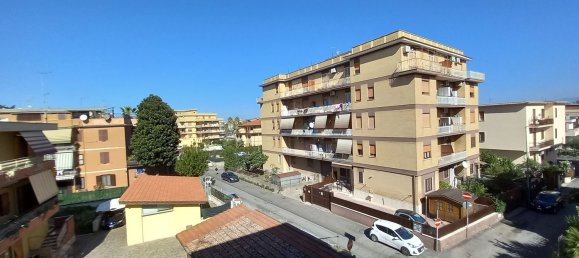 3 rooms Apartment in Rome, Italy No. 205457 8
