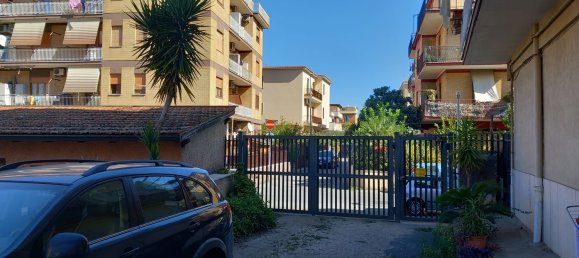 3 rooms Apartment in Rome, Italy No. 205457 3