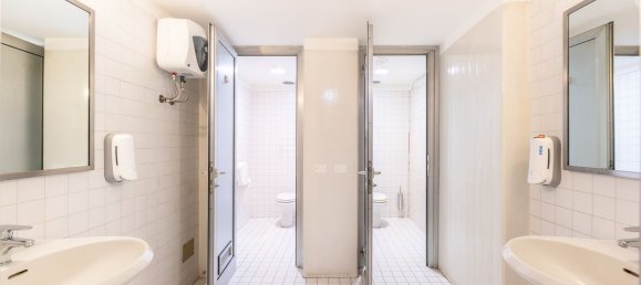 400m² Office in Udine, Italy No. 176268 11