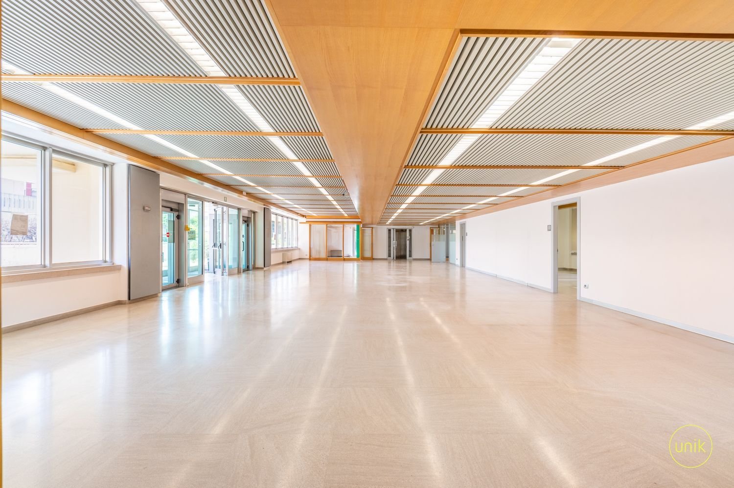 400m² Office in Udine, Italy No. 176268