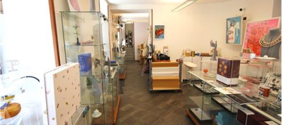 3 rooms Commercial property in Como, Italy No. 279200 3