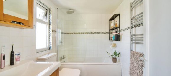 4 bedrooms House in London, United Kingdom No. 11680 9