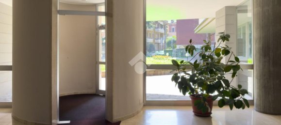 3 rooms Apartment in Bergamo, Italy No. 38776 6