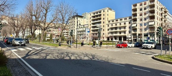 3 rooms Apartment in Bergamo, Italy No. 38776 11