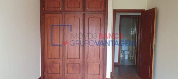 3 bedrooms Apartment in Senhora da Hora, Portugal No. 214475 24