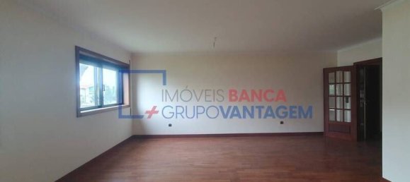 3 bedrooms Apartment in Senhora da Hora, Portugal No. 214475 20