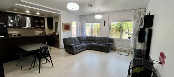 3 bedrooms Villa in Dubai Land, UAE No. 109436 2