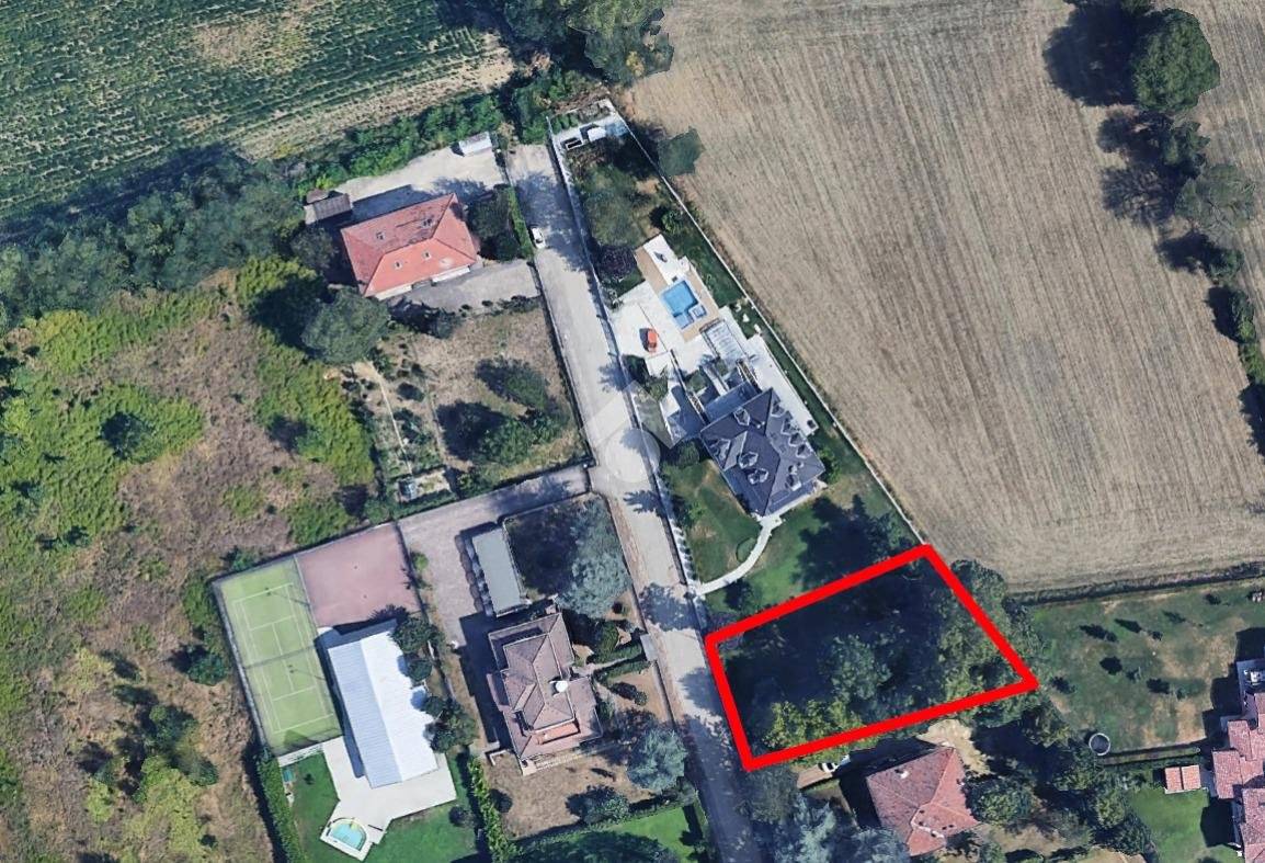  قطعة أرض في Parma, Italy 1450متر مربع رقم 11927