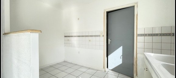 3 bedrooms House in Neuvy-Bouin, France No. 96120 8