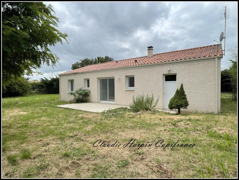 3 bedrooms House in Neuvy-Bouin, France No. 96120