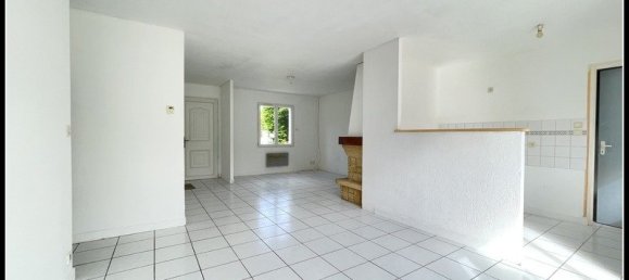 3 bedrooms House in Neuvy-Bouin, France No. 96120 7