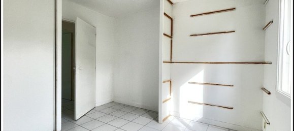 3 bedrooms House in Neuvy-Bouin, France No. 96120 9