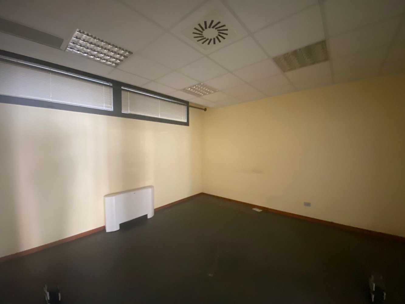 Imóvel comercial em Salsomaggiore Terme, Italy 352 m² N.º 114551