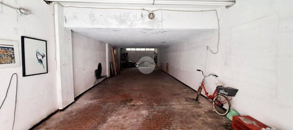 1 room Warehouse in Cassano d'Adda, Italy No. 303039 2