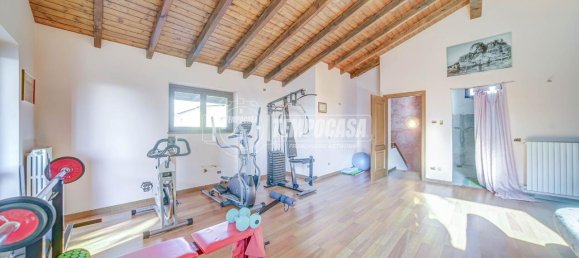 4 rooms Villa in Carnago, Italy No. 11599 19