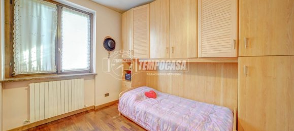 4 rooms Villa in Carnago, Italy No. 11599 13