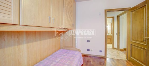 4 rooms Villa in Carnago, Italy No. 11599 14