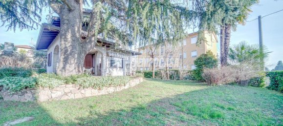 4 rooms Villa in Carnago, Italy No. 11599 27