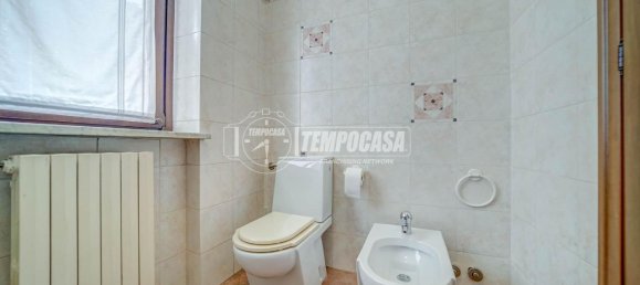 4 rooms Villa in Carnago, Italy No. 11599 11