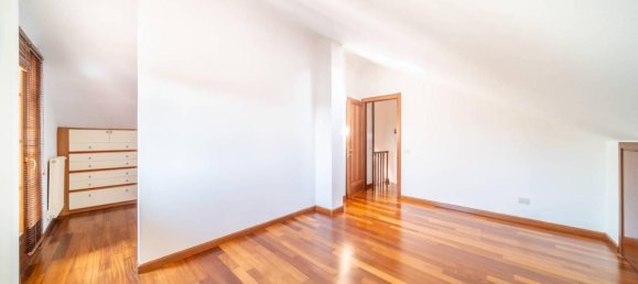 4 rooms Apartment in Udine, Italy No. 27699 16