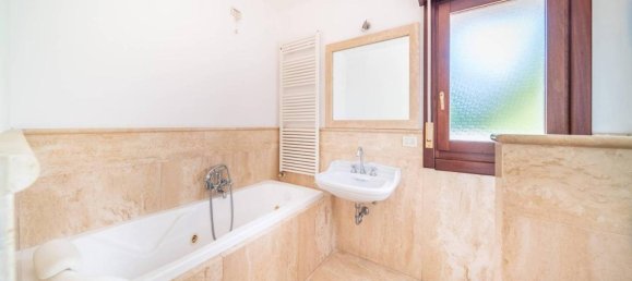 4 rooms Apartment in Udine, Italy No. 27699 12