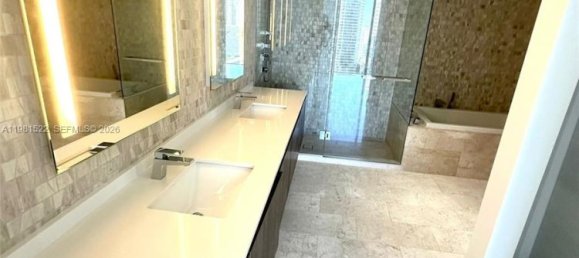 2 Schlafzimmer Gewerbliche Immobilien in Miami, USA, Nr. 615348 4