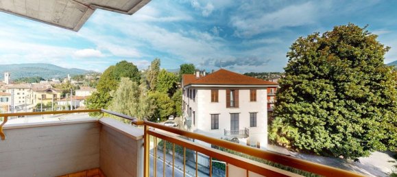 3 rooms Apartment in Luino, Italy No. 135063 3