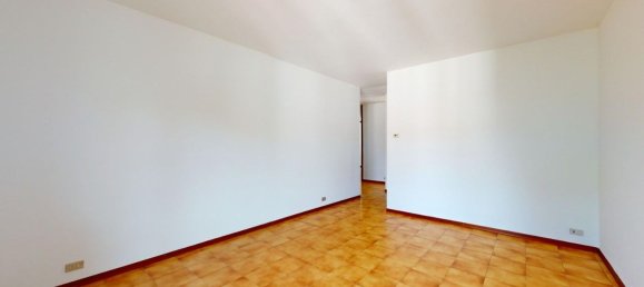 3 rooms Apartment in Luino, Italy No. 135063 5
