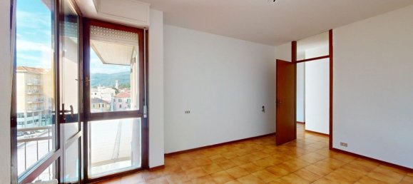 3 rooms Apartment in Luino, Italy No. 135063 11
