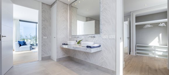 5 Schlafzimmer Villa in Cabopino, Spain, Nr. 2460 10