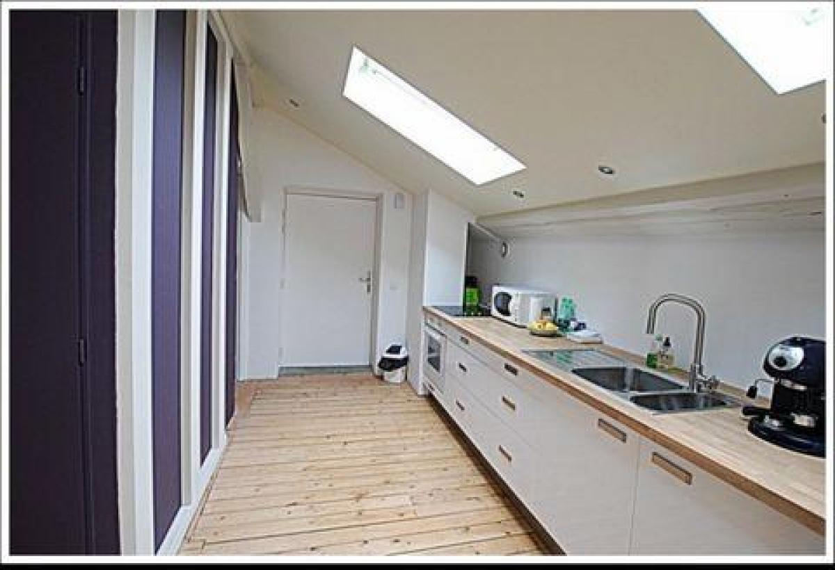 Estudio en Feurs, France No. 33223