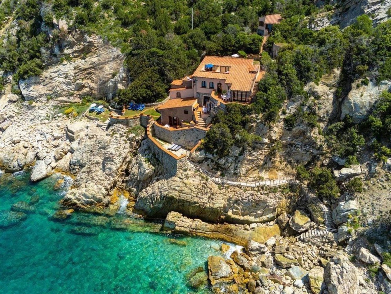 14 rooms Villa in Rio, Italy No. 106293