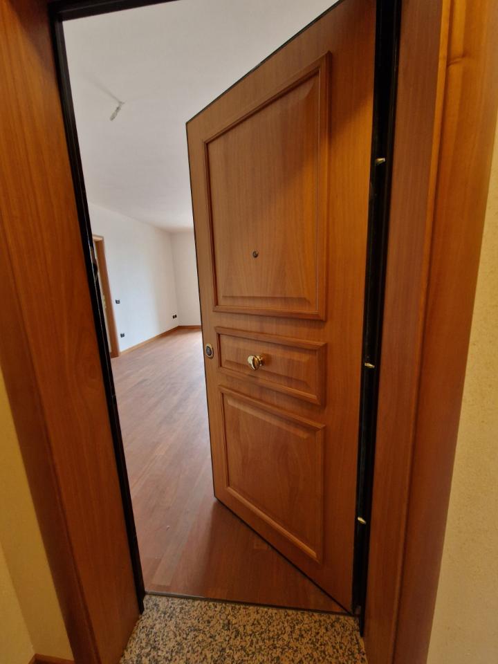 4 rooms Apartment in Padua, Italy No. 228180