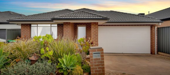 4 bedrooms House in Manor Lakes, Australia No. 298 13