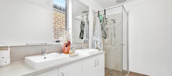 4 bedrooms House in Manor Lakes, Australia No. 298 6