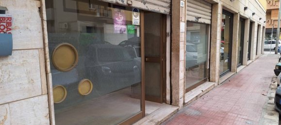 Коммерческая недвижимость с 1 комнатой в Палермо, Италия № 364438 11