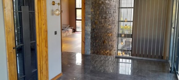 Villa 6+1 à Yalova, Turkey No. 32358 11