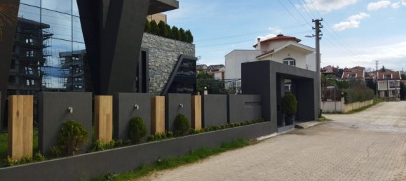 Villa 6+1 à Yalova, Turkey No. 32358 16