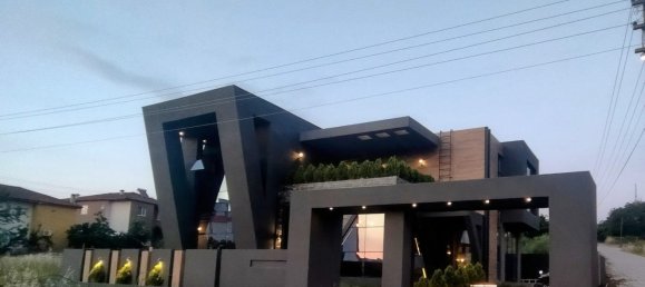 Villa 6+1 à Yalova, Turkey No. 32358 17