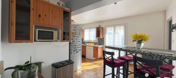 6 bedrooms House in Saint-Pierre-du-Mont, France No. 101923 16