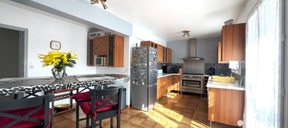 6 bedrooms House in Saint-Pierre-du-Mont, France No. 101923 35