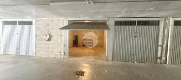 25m² Garage in Rome, Italy No. 328346 10