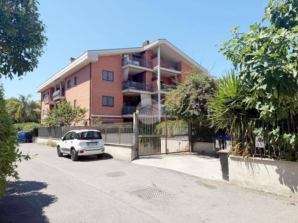 25m² Garage in Rome, Italy No. 328346